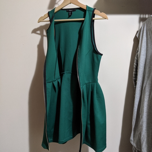 Forever 21 Emerald Green Dress - Picture 4 of 6
